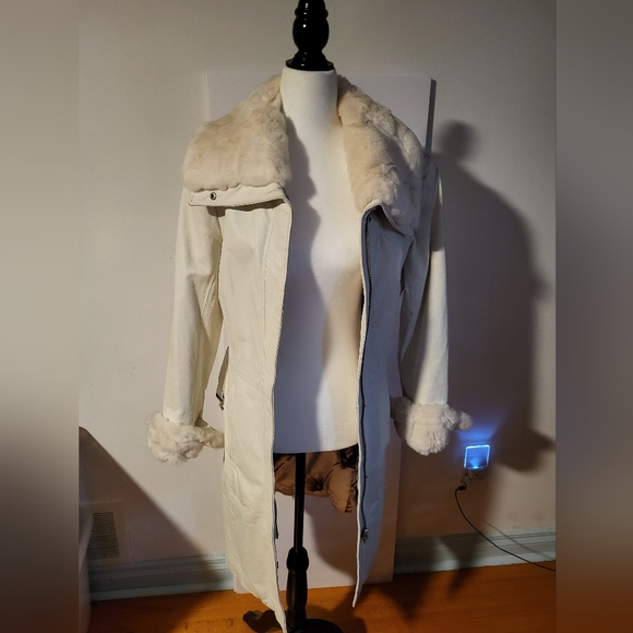 WHITE LEATHER/FUR DANIER COAT SIZE XS - Picture 3 of 7